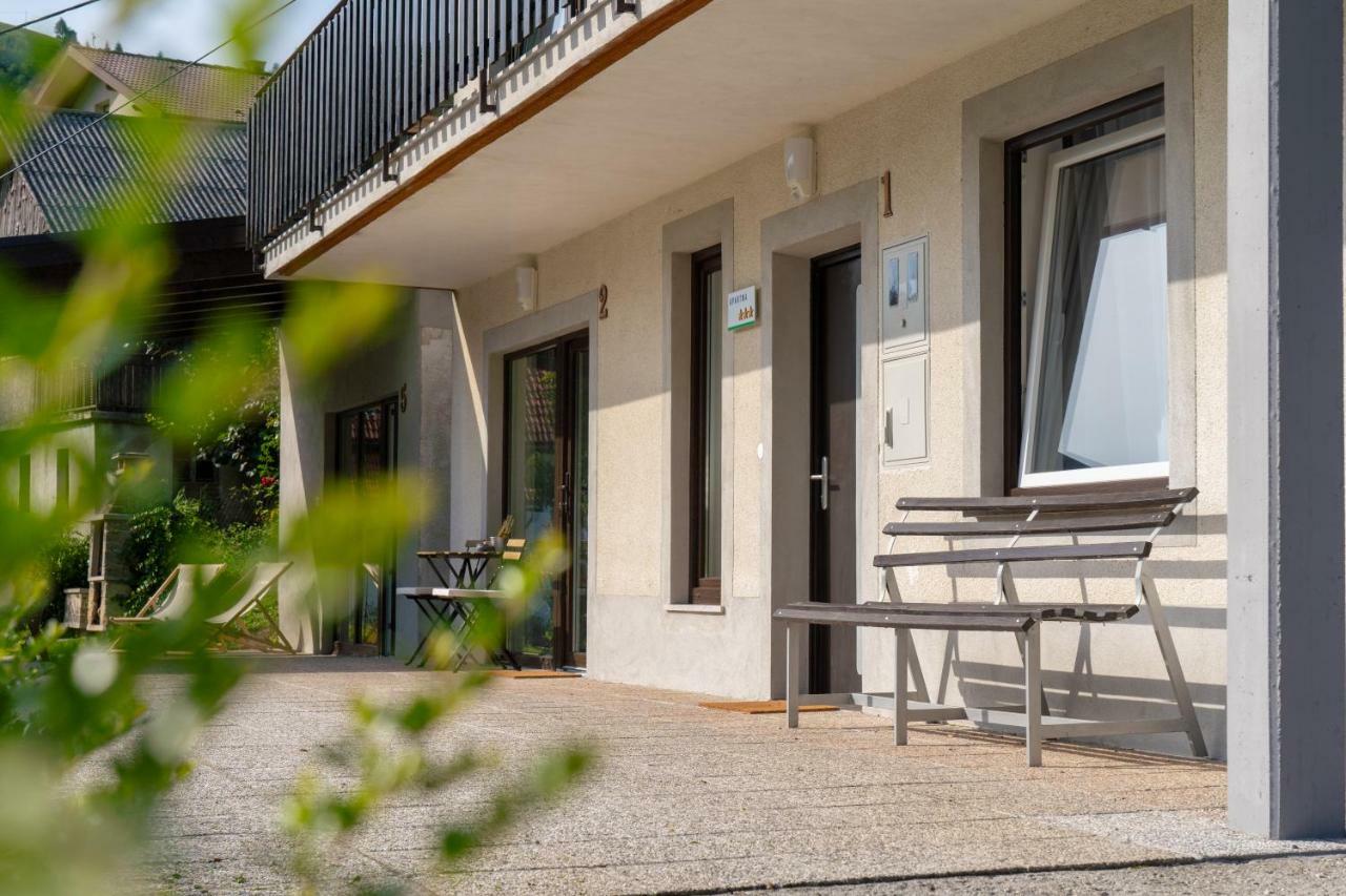 The Foxhouse Hotell Tolmin Exteriör bild