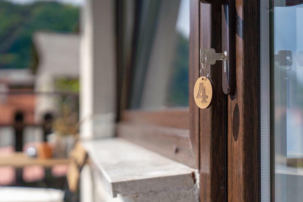 The Foxhouse Hotell Tolmin Exteriör bild