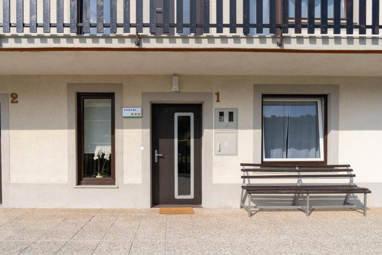 The Foxhouse Hotell Tolmin Exteriör bild