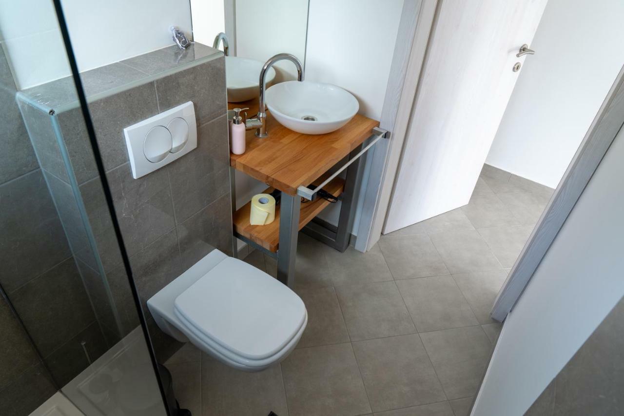 The Foxhouse Hotell Tolmin Exteriör bild