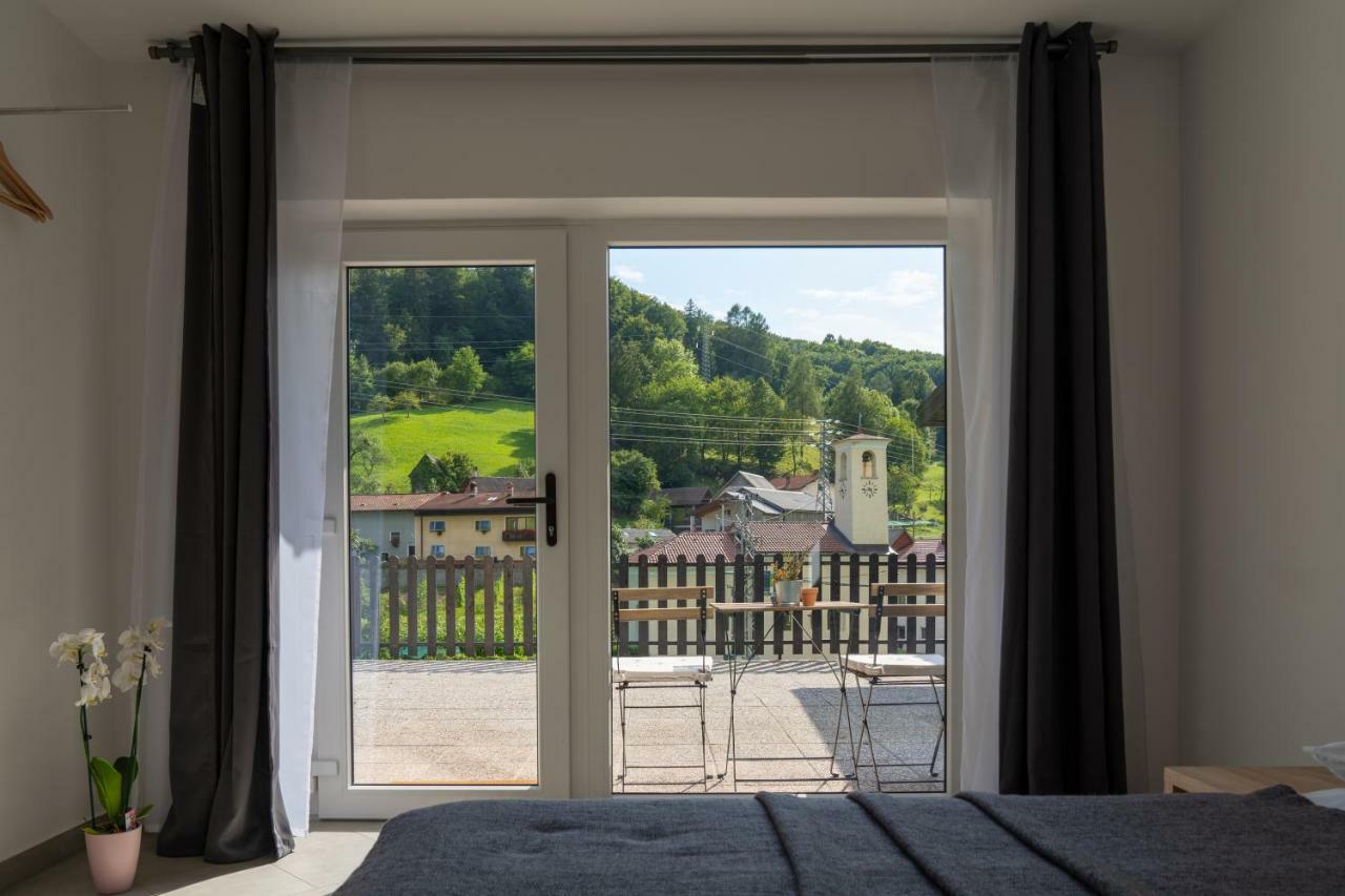 The Foxhouse Hotell Tolmin Exteriör bild