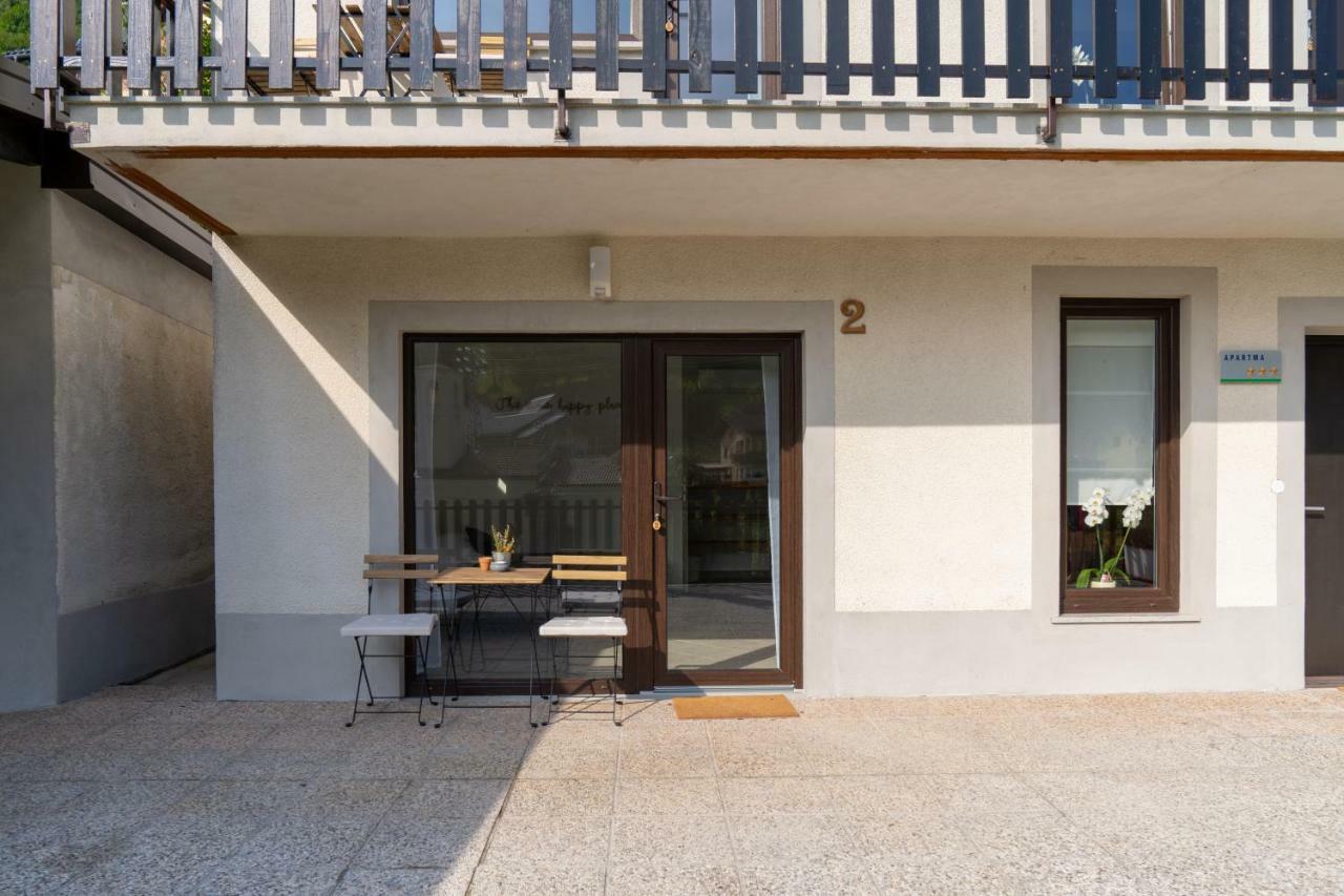 The Foxhouse Hotell Tolmin Exteriör bild
