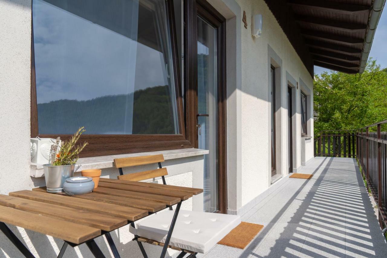 The Foxhouse Hotell Tolmin Exteriör bild