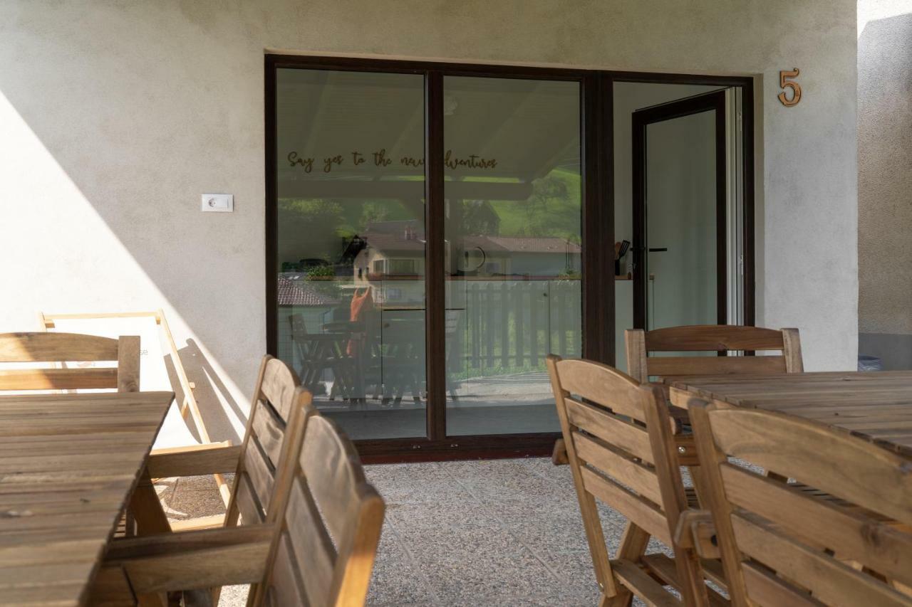 The Foxhouse Hotell Tolmin Exteriör bild