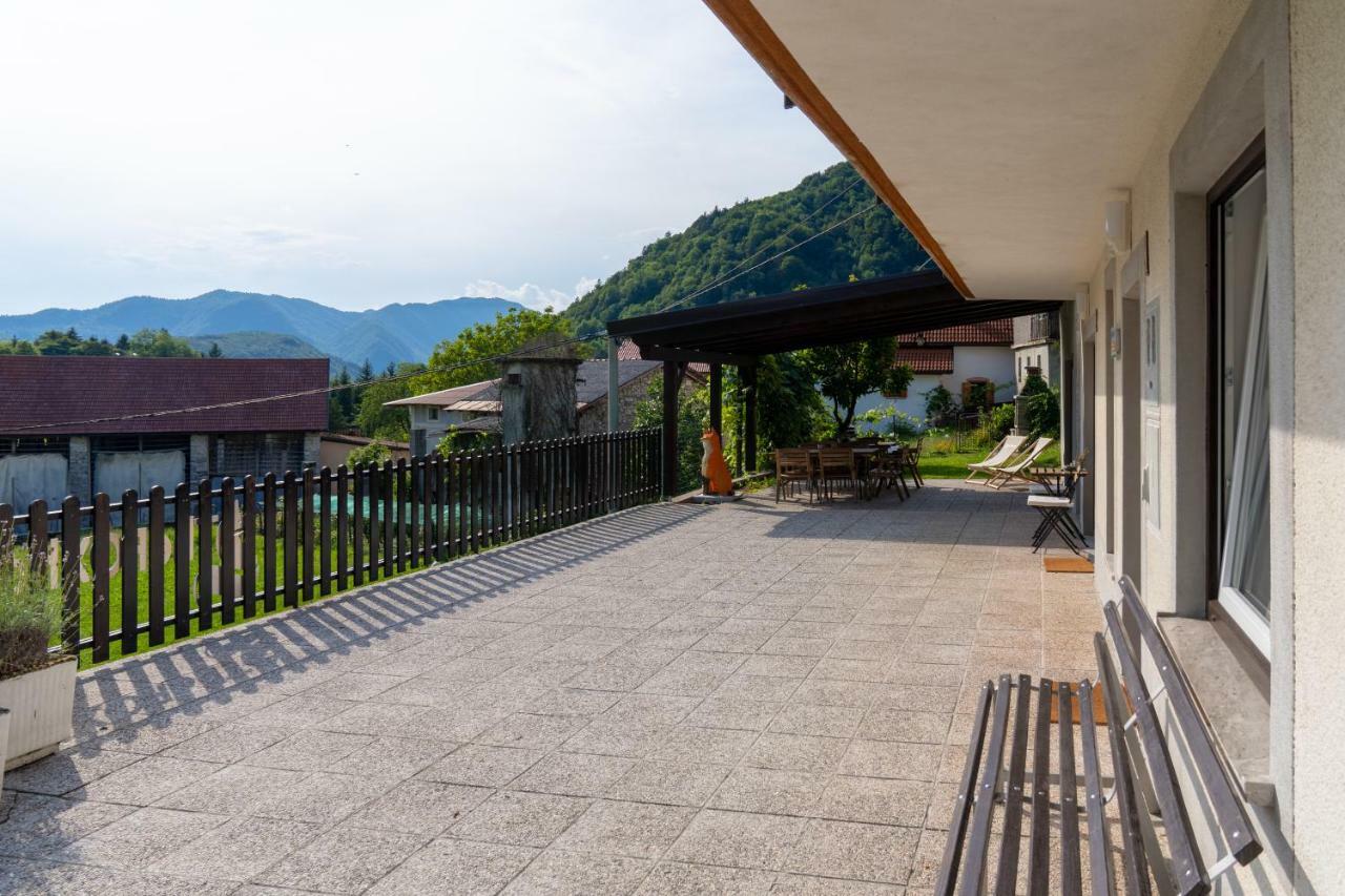 The Foxhouse Hotell Tolmin Exteriör bild