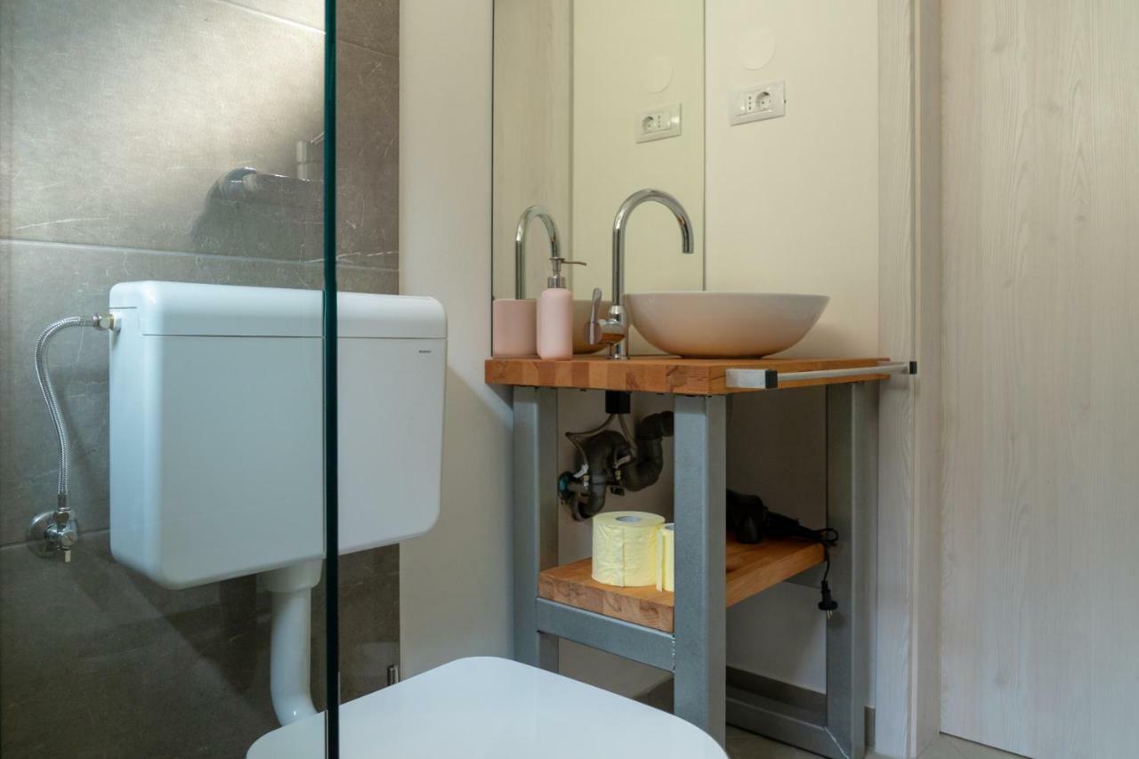 The Foxhouse Hotell Tolmin Exteriör bild